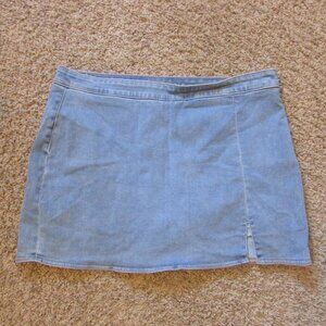 American Eagle Next Level Stretch 16 Denim Skort Skirt Front & back Like New